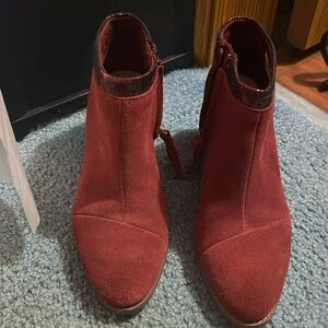 Red Tom’s brand shoes